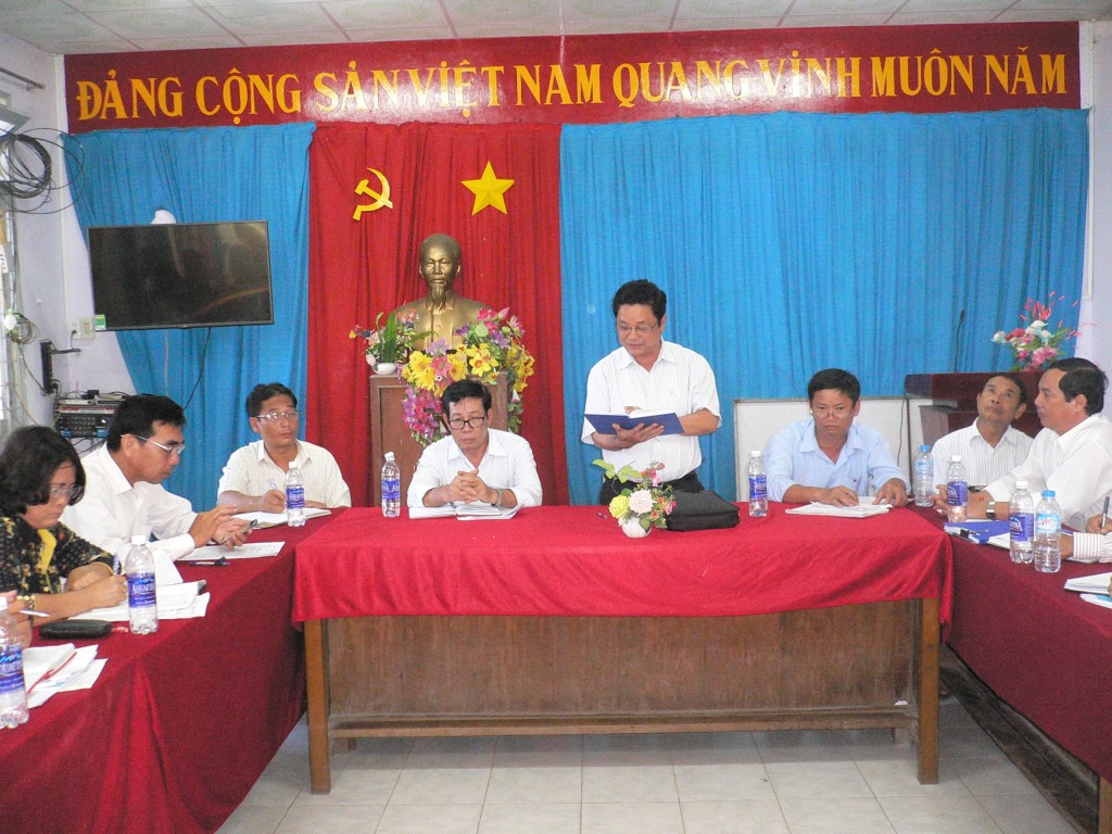 Cuộc họp kiểm tra các chỉ tiêu NTM tại xã Tân Lý Tây