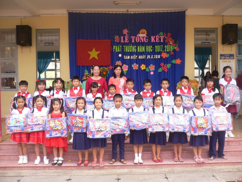 Lễ Tổng kết và phát thưởng tại trường Tiểu học Tam Hiệp