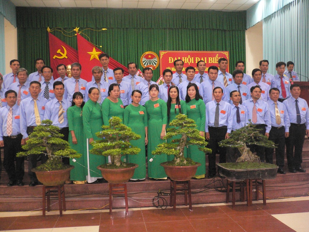 BCH Hội Nông dân huyện nhiệm kỳ X và Đoàn đại biểu dự Đại hội cấp trên ra mắt