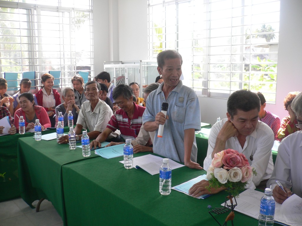 Đại diện các hộ dân ấp 5 (Tam Hiệp) phát biểu tại buổi tọa đàm